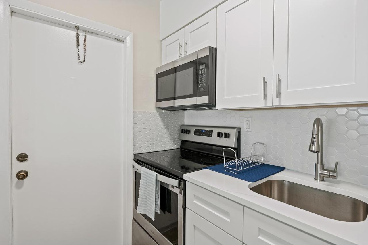 Comfy Bnb W/ King Bed + Work/Travel + Beach 8 Min Hallandale Beach Eksteriør bilde